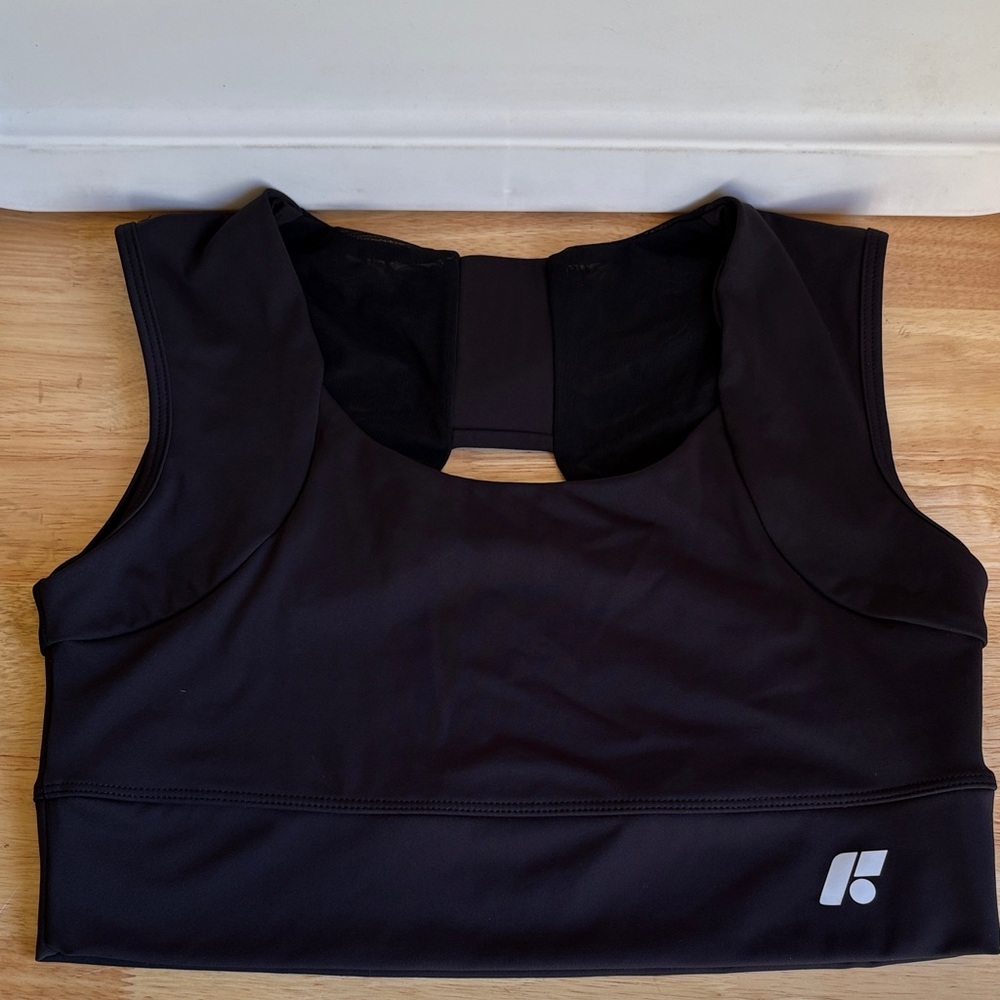 Sleek Black Sports Bra